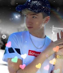 Cute boys 19 5dfd32388cbde.jpeg