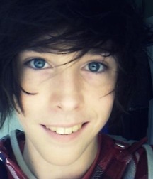 Cute boys 20 5dfe6c8ca6da1.jpeg