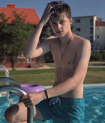 Cute boys 20 5dfe6e6086e26.png