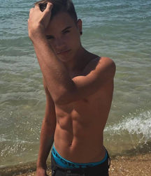 Cute boys 29 5e0a367712821.png
