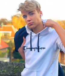 Cute boys 32 5e0d64fa13187.png