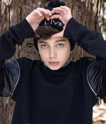 cute boys 36  5e102df3991f0.jpg