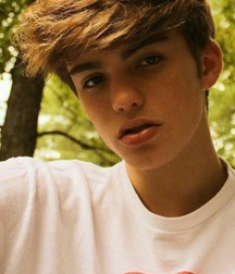 cute boys 36  5e102e2415fc9.jpg