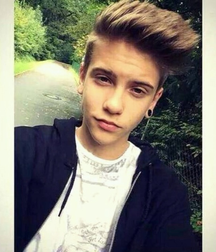 Cute boys 37  5e1129c23c1bb.png