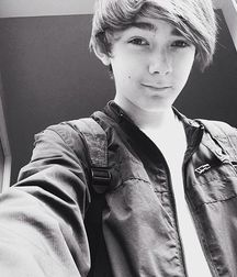 cute boys 38  5e1136af3d562.jpg