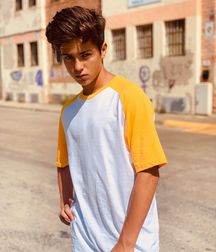 cute boys 39 5e1145a201e86.jpg