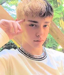 cute boys 40  5e114f7a9e0da.jpg