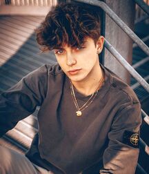 Skyler teens 98 degrees  608e0298f20e4.jpg