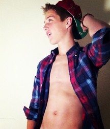 Jordan Simcox 5df8f5c190042.jpg