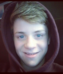James Garside Hot boy 5dfc022f575dc.jpg