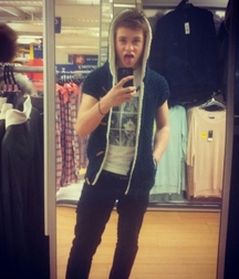 James Garside Hot boy 5dfc023156356.jpg