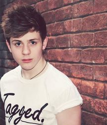 James Garside Hot boy 5dfc024663f8e.jpg