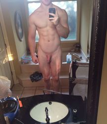 Justin Bates Hot Boy 5dfcd3627547d.jpg