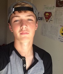 Jordan Simcox Hot Boy 5e35a0b9ce65b.jpg