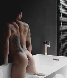 Bubble butt boys 5e1084e166fa3.jpg