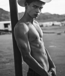 art off models twinks 5e035b686c073.jpg