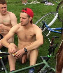 Sexy Boys- 81 5e6ff9de142b4.jpg