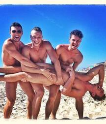 Sexy Boys - 172 5eea492a3066a.jpg