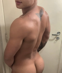 Sexy Boys - 549 616182cfaeaf5.jpg