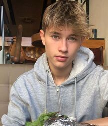 From Ian :-) Cute gay boys non nude twinks young guys