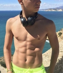 From Ian :-) Cute gay tube non nude twinks young guys 5f3313c3eaa38.jpeg