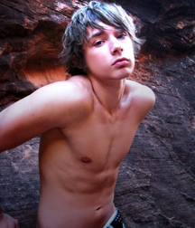From Ian :-) Cute gay tube non nude twinks young guys 5f3313f42e062.png