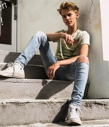 color fun boys 5e2f36c74e5df.jpeg
