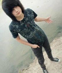 Gorgeous Emo Boys 5e3b9023e49bd.jpg