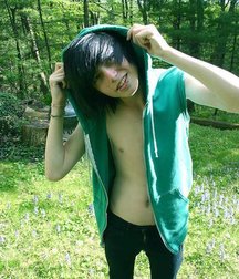 Gorgeous Emo Boys 5e3b903229bd7.jpg