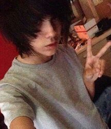 Gorgeous Emo Boys 5e3b9036b1f4f.jpg