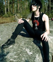 Gorgeous Emo Boys 5e3b9039dce83.jpg