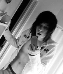 Gorgeous Emo Boys 5e3b905c8bd3a.jpg