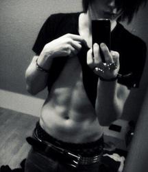 Gorgeous Emo Boys 5e3b906e915ad.jpg