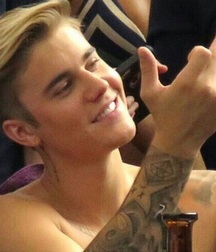 Giving The Finger - Gay Boys Porn 5e51a06ecce7d.jpg