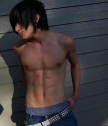 Emoboy Shirtless 5eea30c4bffe0.jpg