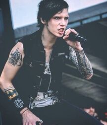 Barbies Emo Collection Gay Tube 592: Andy Biersack 5fa246fcf3e86.jpg