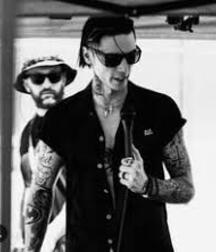 Barbies Emo Collection Gay Tube 592: Andy Biersack 5fa249f5a270d.jpg
