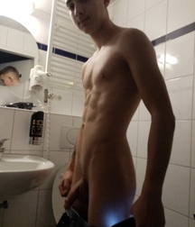 Boys Amateur Porn Cock Selfies  5e5e85603f54a.jpeg
