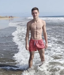Matty Shirtless Gay Tube 60893df110da4.jpeg