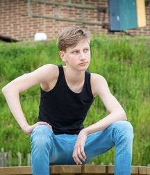JBruins Model Twink Tube 60d599f26e0ff.jpeg