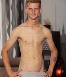 Boys super cute twink tube selfies images 61e94e9a0d3f6.jpeg