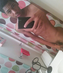 bb boys am und im pool 5e76cf7ae5e1b.jpg