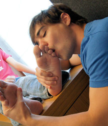 Zack Randall feet, solo & with friend 5e84f8905a666.jpg