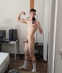 Selfie Boys Gay Porn Tube 613e870fb7c54.jpeg