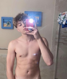 Selfie Boys Gay Porn Tube 613e873152913.jpeg