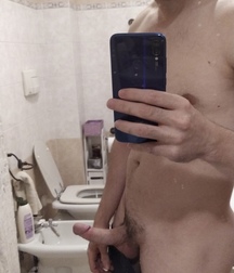 Twinks and Hunks Selfies Thursday  Gay Porn 61679764bb844.jpeg