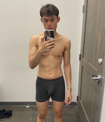 Twinks and Hunks Selfies Thursday  Gay Porn 61679773cb397.jpeg