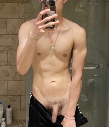 Twinks and Hunks Selfies Thursday  Gay Porn 6167977dc5861.jpeg