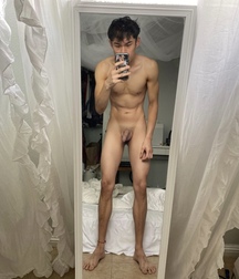 Twinks and Hunks Selfies Thursday  Gay Porn 616797878180a.jpeg