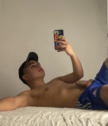 Twinks and Hunks Selfies Thursday  Gay Porn 616797a058cb9.jpeg